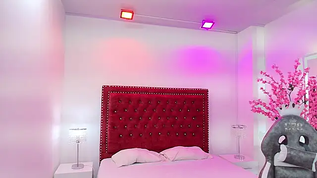 Snapshot of Arianna_sweeet chatting on 12-03-25, 07:12 Arianna sweeet online show from 12-03-25, 07:12