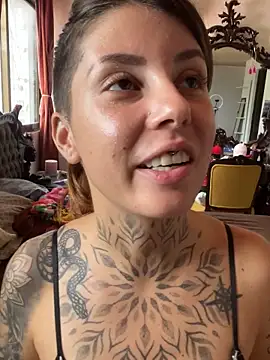 Izy cute  online show from 10-03-25, 07:33