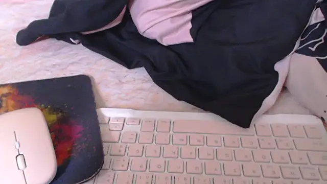 loirascorpio online show from 11-19-25, 01:22