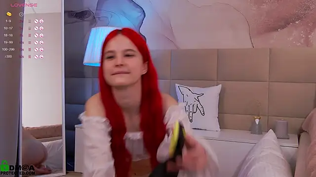 Snapshot of Rina_Red chatting on 01-08-25, 04:44 Rina Red online show from 01-08-25, 04:44