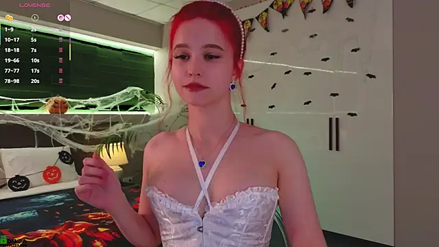 Snapshot of Rina_Red chatting on 10-30-25, 01:40 Rina Red online show from 10-30-25, 01:40