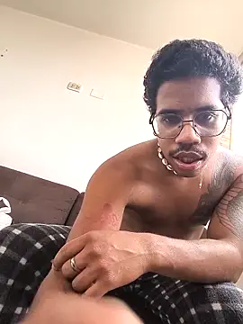 Snapshot of THEGOATHL chatting on 12-17-25, 04:24 THEGOATHL online show from 12-17-25, 04:24