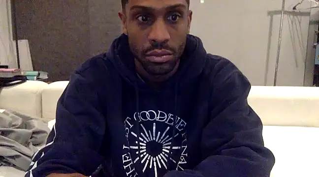 Snapshot of mileshighclub420 chatting on 01-06-25, 08:35 mileshighclub420 online show from 01-06-25, 08:35