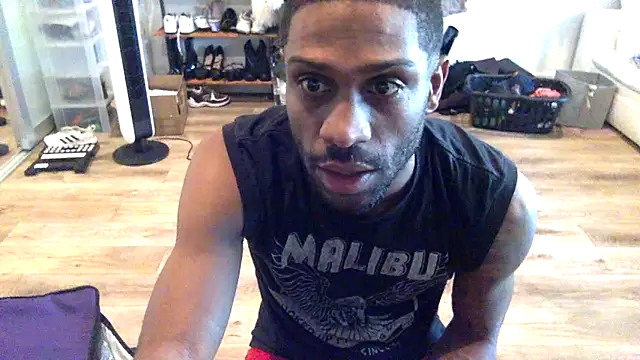 Snapshot of mileshighclub420 chatting on 02-11-25, 10:39 mileshighclub420 online show from 02-11-25, 10:39