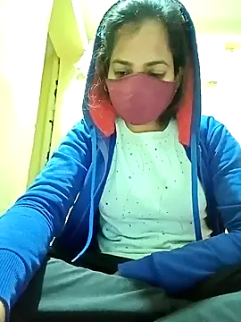 Snapshot of Pooja_cut chatting on 02-05-25, 02:48 Pooja cut online show from 02-05-25, 02:48