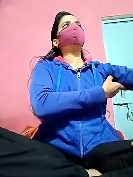 Snapshot of Pooja_cut chatting on 02-06-25, 12:05 Pooja cut online show from 02-06-25, 12:05