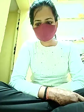 Snapshot of Pooja_cut chatting on 03-05-25, 04:35 Pooja cut online show from 03-05-25, 04:35