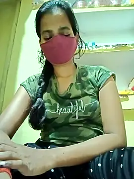 Snapshot of Pooja_cut chatting on 09-14-25, 04:17 Pooja cut online show from 09-14-25, 04:17