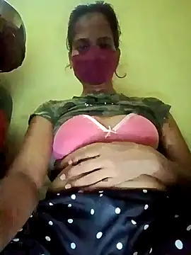 Snapshot of Pooja_cut chatting on 09-25-25, 11:36 Pooja cut online show from 09-25-25, 11:36