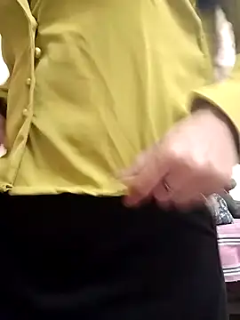 Snapshot of priyancyfun chatting on 02-13-25, 04:28 priyancyfun online show from 02-13-25, 04:28