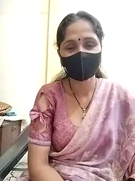 Snapshot of priyancyfun chatting on 03-04-25, 12:01 priyancyfun online show from 03-04-25, 12:01