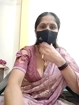 Snapshot of priyancyfun chatting on 03-18-25, 04:48 priyancyfun online show from 03-18-25, 04:48