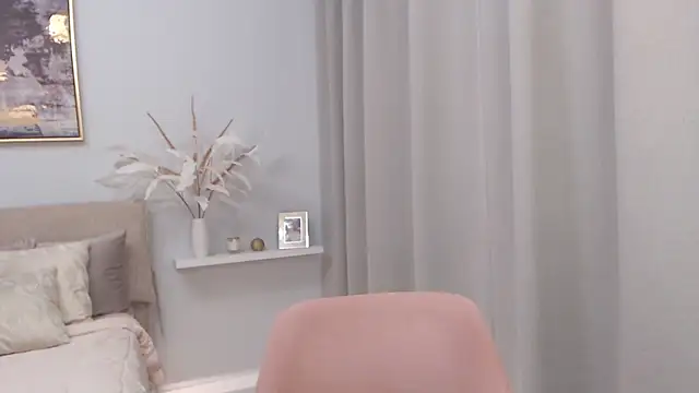 Snapshot of AnnyUBright chatting on 02-23-25, 12:19 AnnyUBright online show from 02-23-25, 12:19