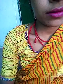 Snapshot of Amaya_Bajwa chatting on 02-15-25, 10:11 Amaya Bajwa online show from 02-15-25, 10:11