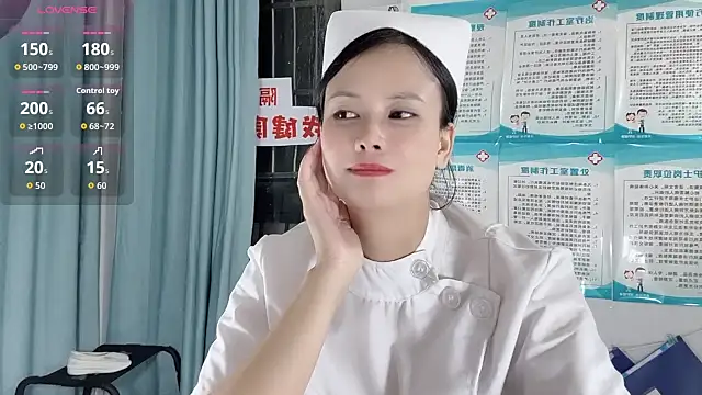 Snapshot of 22ov0 chatting on 09-30-25, 12:32 22ov0 online show from 09-30-25, 12:32