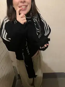 Snapshot of Alexandria_Balenciaga chatting on 01-18-25, 11:33 Alexandria Balenciaga online show from 01-18-25, 11:33