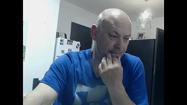 adryanyou46 online show from 04-23-26, 07:05