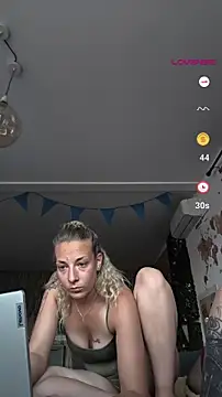 thefrenchkiss25 online show from 04-26-26, 06:16