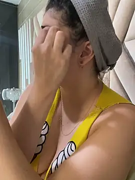 Snapshot of MilaRux chatting on 11-07-25, 07:36 MilaRux online show from 11-07-25, 07:36