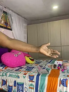 Snapshot of Aliana_Ross chatting on 02-14-25, 11:31 Aliana Ross online show from 02-14-25, 11:31