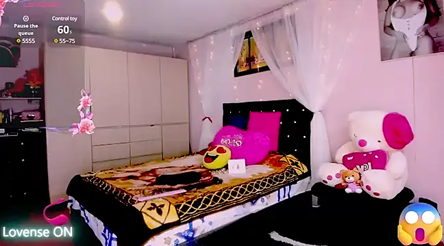 Snapshot of Aliana_Ross chatting on 03-08-25, 11:58 Aliana Ross online show from 03-08-25, 11:58