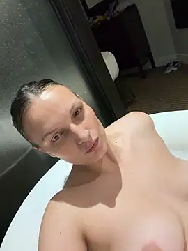 Snapshot of justpeachybaby chatting on 11-04-25, 04:33 justpeachybaby online show from 11-04-25, 04:33