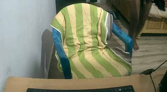 Snapshot of chandni89 chatting on 01-08-25, 01:21 chandni89 online show from 01-08-25, 01:21