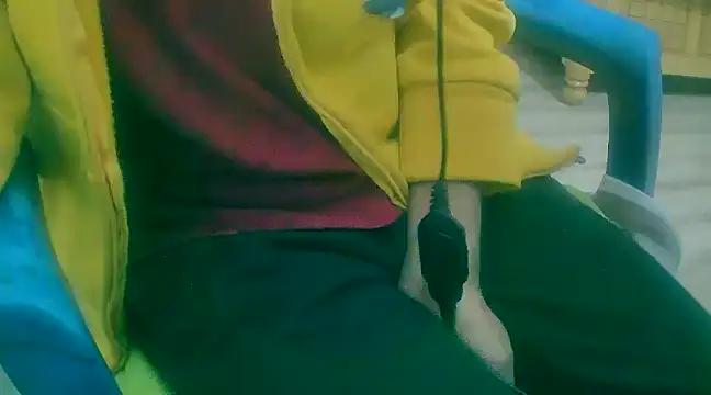 Snapshot of chandni89 chatting on 01-15-25, 01:45 chandni89 online show from 01-15-25, 01:45