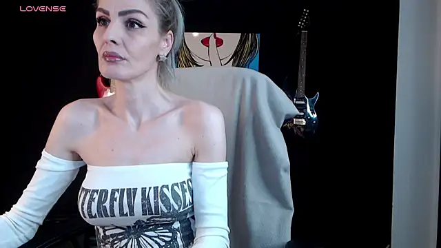 AshlineKatte online show from 03-18-25, 06:15