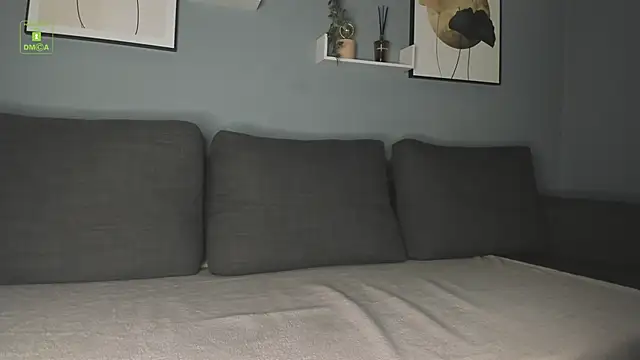 Stephany Richardz online show from 10-18-25, 05:21