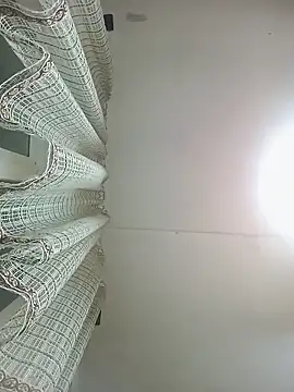 Lauren Amabel online show from 04-22-26, 05:58