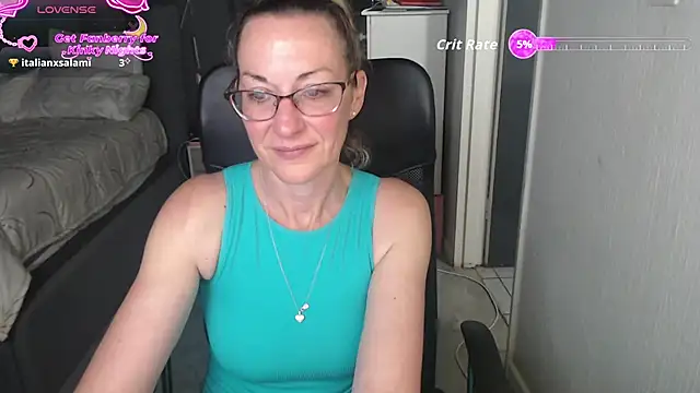 Snapshot of boeslaboes1 chatting on 12-03-25, 06:17 boeslaboes1 online show from 12-03-25, 06:17