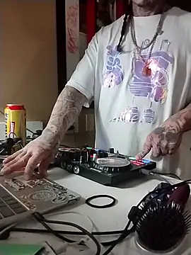 justthetip4209 online show from 03-18-25, 06:14