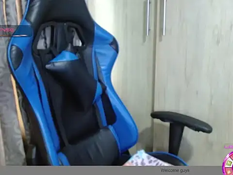 Danielagomez33 online show from 04-13-26, 12:54