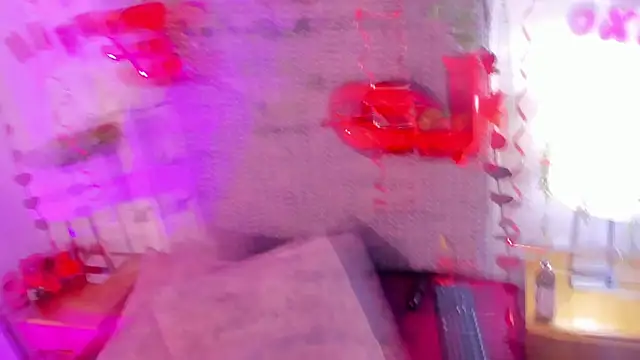 Snapshot of VeronicaOlson_ chatting on 02-17-25, 03:04 VeronicaOlson online show from 02-17-25, 03:04