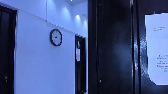 Snapshot of VeronicaOlson_ chatting on 03-02-25, 11:50 VeronicaOlson online show from 03-02-25, 11:50