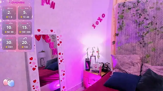 Snapshot of VeronicaOlson_ chatting on 03-08-25, 03:50 VeronicaOlson online show from 03-08-25, 03:50