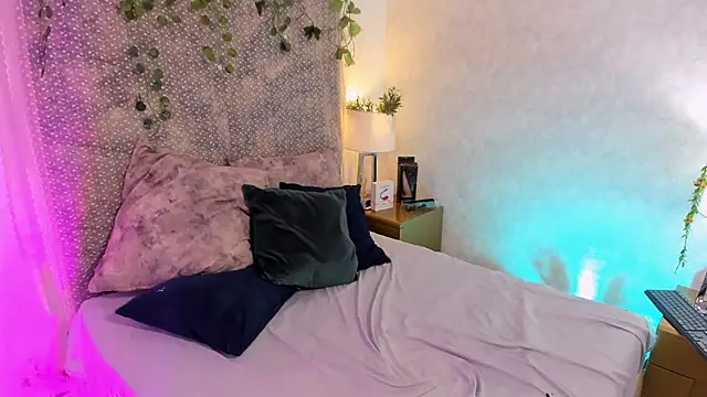 Snapshot of VeronicaOlson_ chatting on 03-13-25, 07:53 VeronicaOlson online show from 03-13-25, 07:53