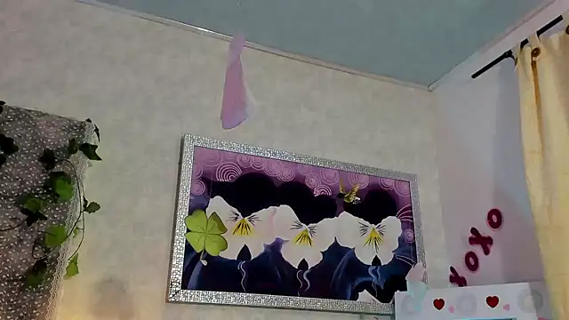 Snapshot of VeronicaOlson_ chatting on 03-16-25, 07:48 VeronicaOlson online show from 03-16-25, 07:48