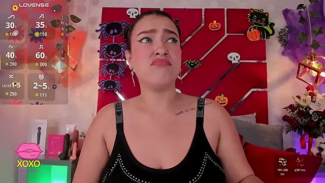 Snapshot of VeronicaOlson_ chatting on 10-18-25, 03:09 VeronicaOlson online show from 10-18-25, 03:09