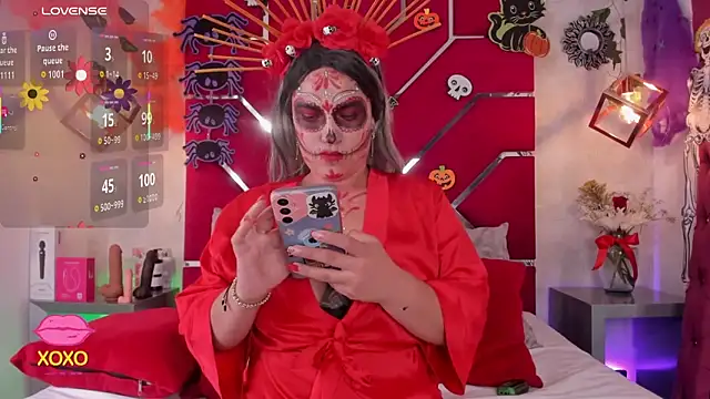 Snapshot of VeronicaOlson_ chatting on 10-21-25, 02:34 VeronicaOlson online show from 10-21-25, 02:34