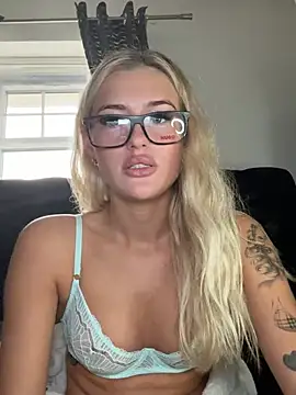 PrettyPrincess69x online show from 01-13-25, 12:02