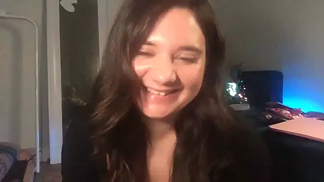 Snapshot of kylienotjenner chatting on 02-09-25, 07:49 kylienotjenner online show from 02-09-25, 07:49