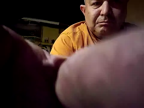 Snapshot of hesjustafriend chatting on 03-16-25, 06:20 hesjustafriend online show from 03-16-25, 06:20