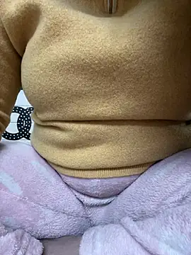 Red-Magic-25 online show from 01-12-26, 06:40