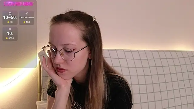 Snapshot of MaryBliss chatting on 10-23-25, 09:46 MaryBliss online show from 10-23-25, 09:46