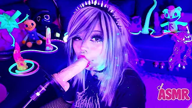 LaytonBox online show from 11-11-25, 01:44