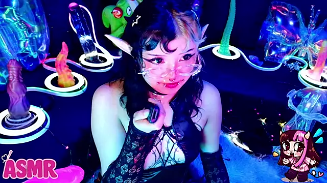 LaytonBox online show from 04-27-26, 03:54