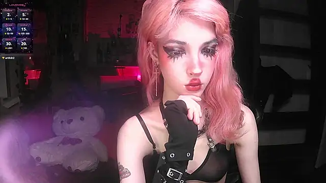 Snapshot of Ink__pleasure chatting on 11-08-25, 01:06 Ink pleasure online show from 11-08-25, 01:06