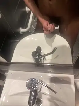 mdnn77 online show from 12-23-25, 02:42